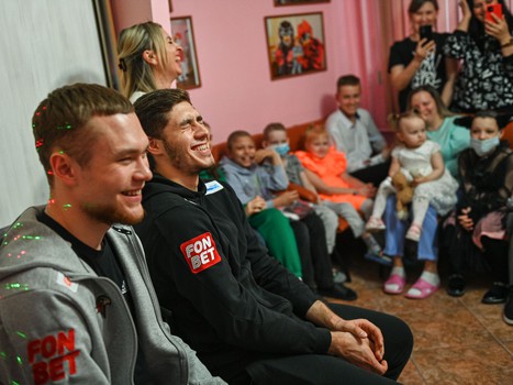 «Авангард» в гостях у детей из ОДКБ