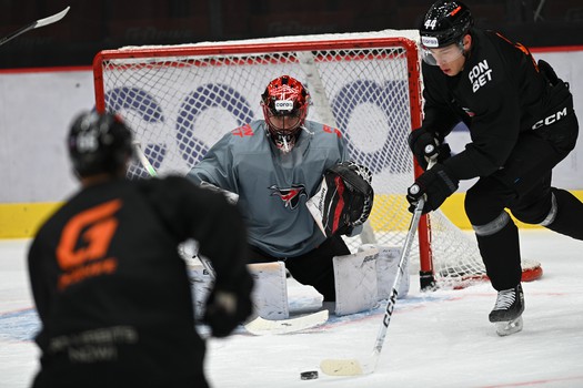 Тренировка «Авангарда» перед матчем с «Нефтехимиком»