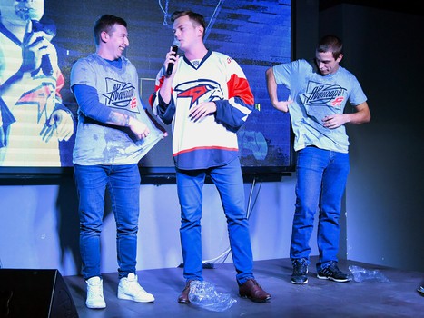 Хоккейная вечеринка в баре Svoи