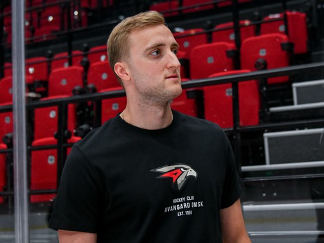 Александр Волков прилетел в Омск