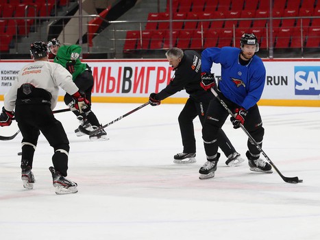 Открытая тренировка «Авангарда» для прессы и болельщиков