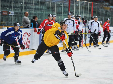 Открытая тренировка "Авангарда" для СМИ перед стартом плей-офф