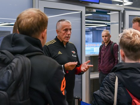 Боб Хартли прилетел в Омск