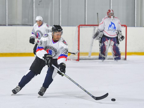 Ветераны «Авангарда» - сборная Ночной хоккейной лиги 8:4