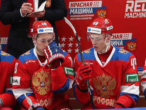 Семёнов и Войнов в матче сборной России против Швеции на Кубке 1 канала