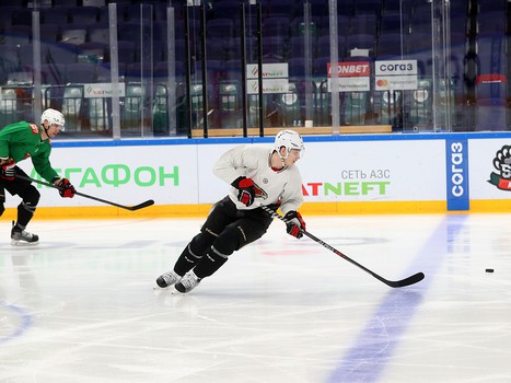 Тренировка «Авангарда» перед вторым матчем серии с «Ак Барсом»