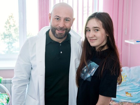 Максим Сушинский в гостях у детей из ОДКБ