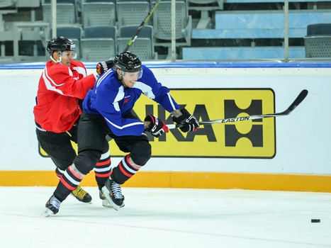 "Авангард" тренируется на льду "Арены Омск"
