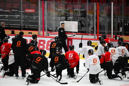 Открытая тренировка «Авангарда» для СМИ