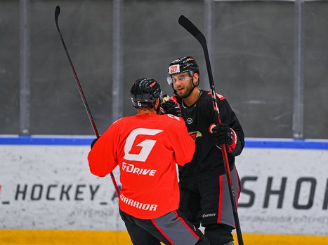 Тренировка «Авангарда» перед турниром Пучкова