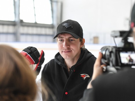 Мастер-класс Егора Мартынова для воспитанников Хоккейной Академии «Авангард» в Омске