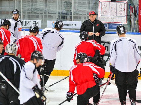 Открытая тренировка "Авангарда" для СМИ перед стартом плей-офф