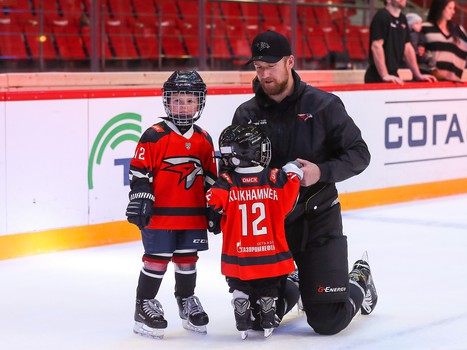 Семейные катания «Авангарда» перед Новым годом