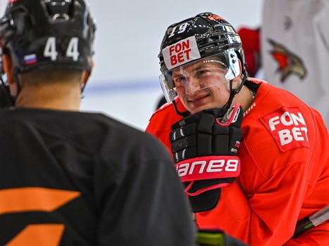 Тренировка «Авангарда» перед отправлением на турнир в Сочи