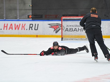 Глеб Трикозов и Михаил Гуляев тренируются с «Авангардом»