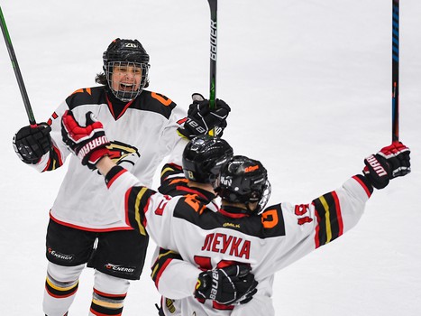 Четвёртый игровой день финала Первенства ЮХЛ в Омске