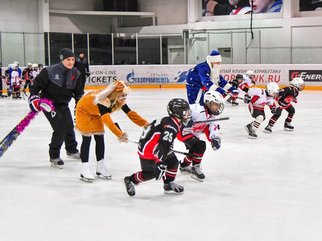 Новогодний праздник в хоккейной школе "Авангард"