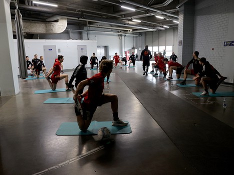 Тренировка «Авангарда» перед вторым матчем серии с «Ак Барсом»