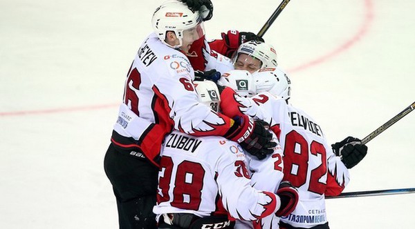 Впечатляющий камбэк и победа в овертайме! Как "Авангард" взял третий матч серии в Казани