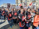 Воспитанники хоккейной школы "Авангард" участвуют в акции "Бессмертный полк"