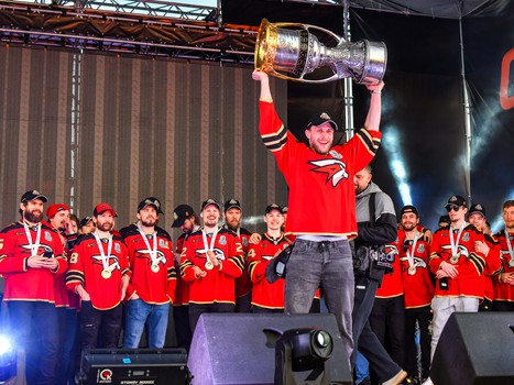 «Авангард» привёз Кубок Гагарина в Омск!