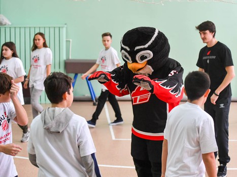 "Физ-ра с "Омскими Ястребами" в "Центре образования и развития"