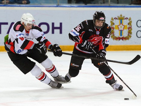 1/4 финала плей-офф МХЛ. Матч №4. "Омские Ястребы" - "Белые Медведи" 1:2