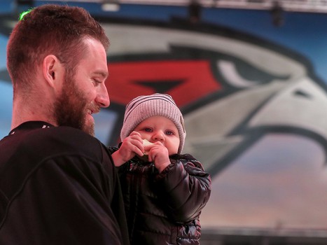 Семейные катания «Авангарда» перед Новым годом