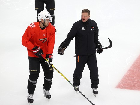 Тренировка «Авангарда» перед матчем в Уфе