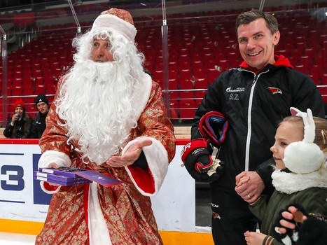 Семейные катания «Авангарда» перед Новым годом