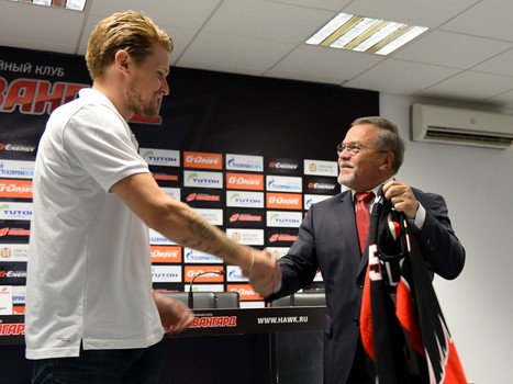 Пресс-конференция президента ХК "Авангард" Владимира Шалаева и представление новичков