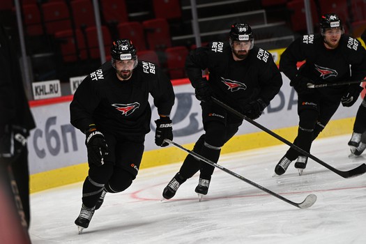 Тренировка «Авангарда» перед матчем с «Нефтехимиком»