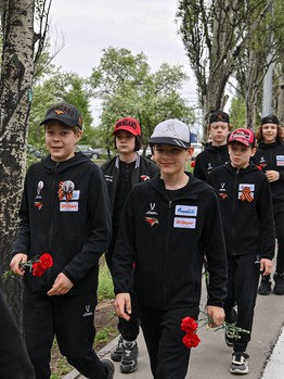 Возложение цветов в Парке Победы