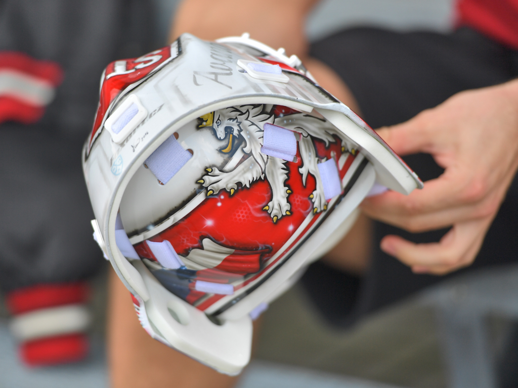 Доминик Фурх представил новый дизайн своего шлема