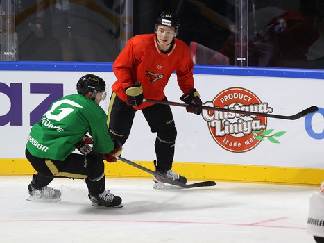 Тренировка «Авангарда» перед матчем с «Ак Барсом» в Дубае