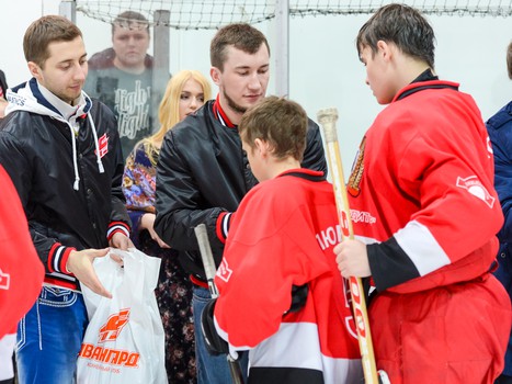 Турнир ХК "Авангард" среди дворовых детских команд в День космонавтики