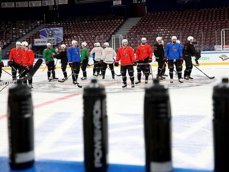 Тренировка «Авангарда» перед шестым матчем серии с «Металлургом»