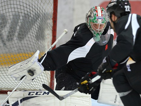 Первая тренировка "Авангарда" на льду