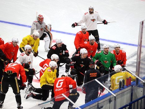 Тренировка «Авангарда» перед матчем в Уфе