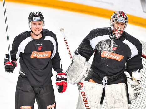 Раскатка "Авангарда" перед матчем с "Нефтехимиком"