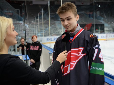 Мечты сбываются! Победитель аукциона на фестивале "Территория Авангарда" сфотографировался с командой