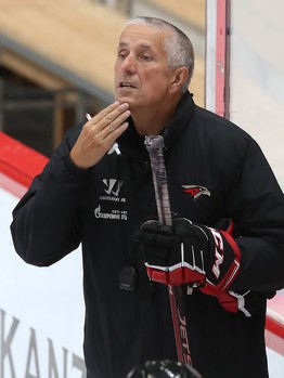 «Авангард» продолжает тренировки