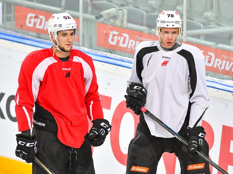 Тренировка "Омских Ястребов" перед стартом нового сезона МХЛ