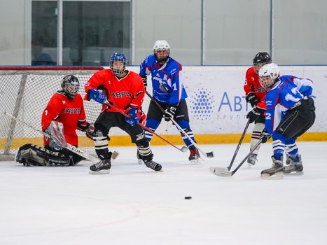 Турнир ХК "Авангард" среди дворовых детских команд в День космонавтики