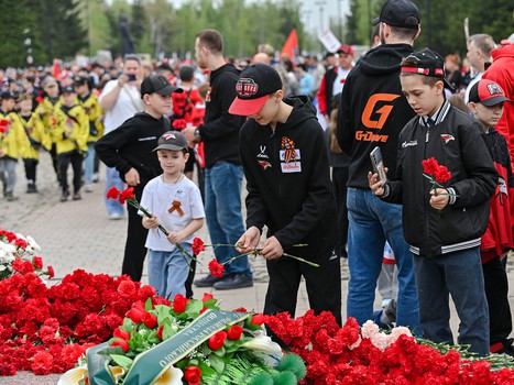 Возложение цветов в Парке Победы