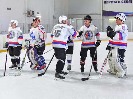 Ветераны «Авангарда» - сборная Ночной хоккейной лиги 8:4