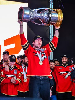 «Авангард» привёз Кубок Гагарина в Омск!