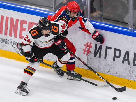 Четвёртый игровой день финала Первенства ЮХЛ в Омске