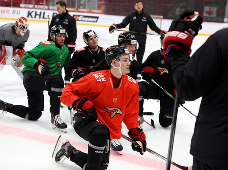 Тренировка «Авангарда» во время паузы в чемпионате