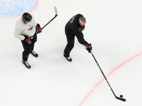 «Авангард» продолжает тренировки